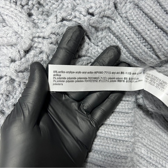 Zara Gray Crew Neck Sweater with Intricate Knit Design Size M - Picture 4 of 7